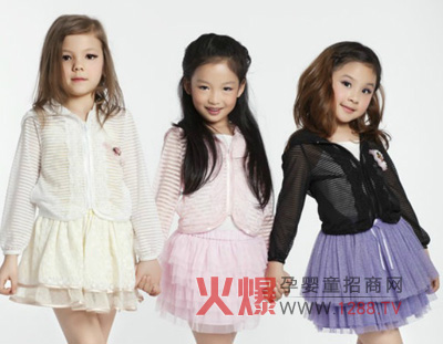 �νz�Ơ�ͯ�b �o����һ��(g��)�r(sh��)�Ѓ�(y��u)�|(zh��)ͯ��