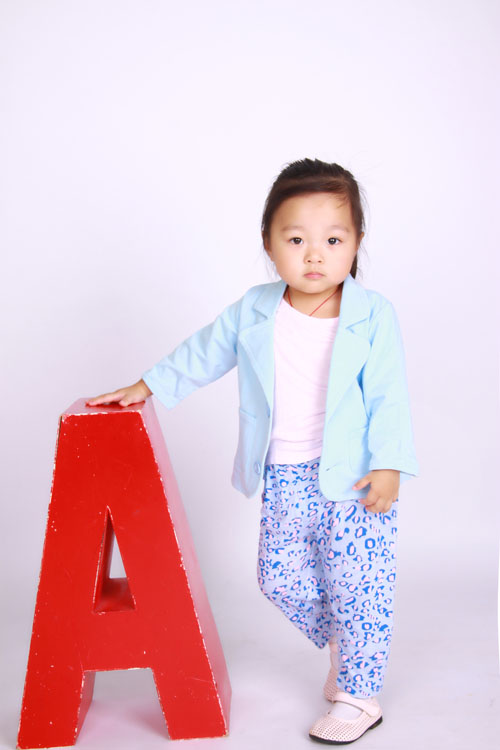 �Ͽ���Ůͯ�{(l��n)ɫ�L��T��