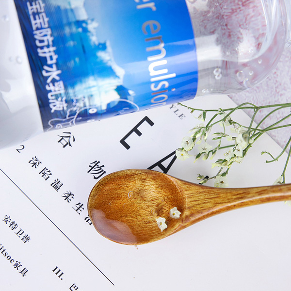 如幼寶寶防護(hù)水乳液實(shí)物圖2.jpg