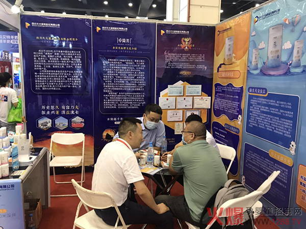 �v����׿Ͳ������Ԫ�}���ǽ��������R��ĸ���Ј�ȫ�հ�������ʳƷ���L�ڣ�