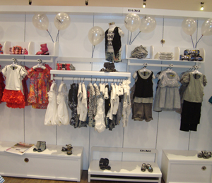 �V�ݿ����ݷ�����޹�˾����