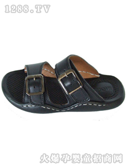 ���պ�ɫ��Ь