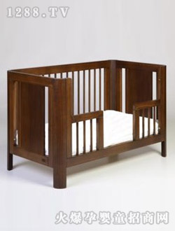 �������׃����o�ں���ɫ