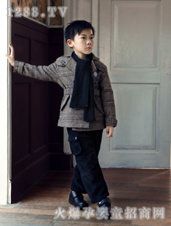 С����˻�ɫ��ͯ����