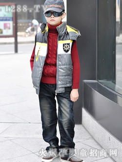 ��������ɫ�R��