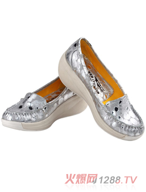 �������ЋDɢ��Ь�yɫ