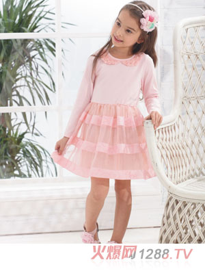 ��˹�׷�ɫ������