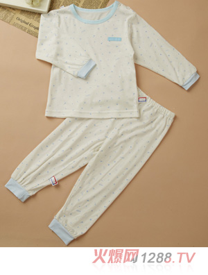 ��ɫС�~����̿�װ׆���M�������ڼ��_��