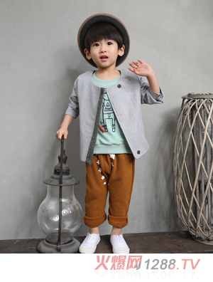 ���c�neͯ���Ќ������b���׻�ɫ